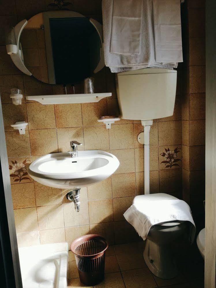 Hotel Astoria Альтопашіо Екстер'єр фото
